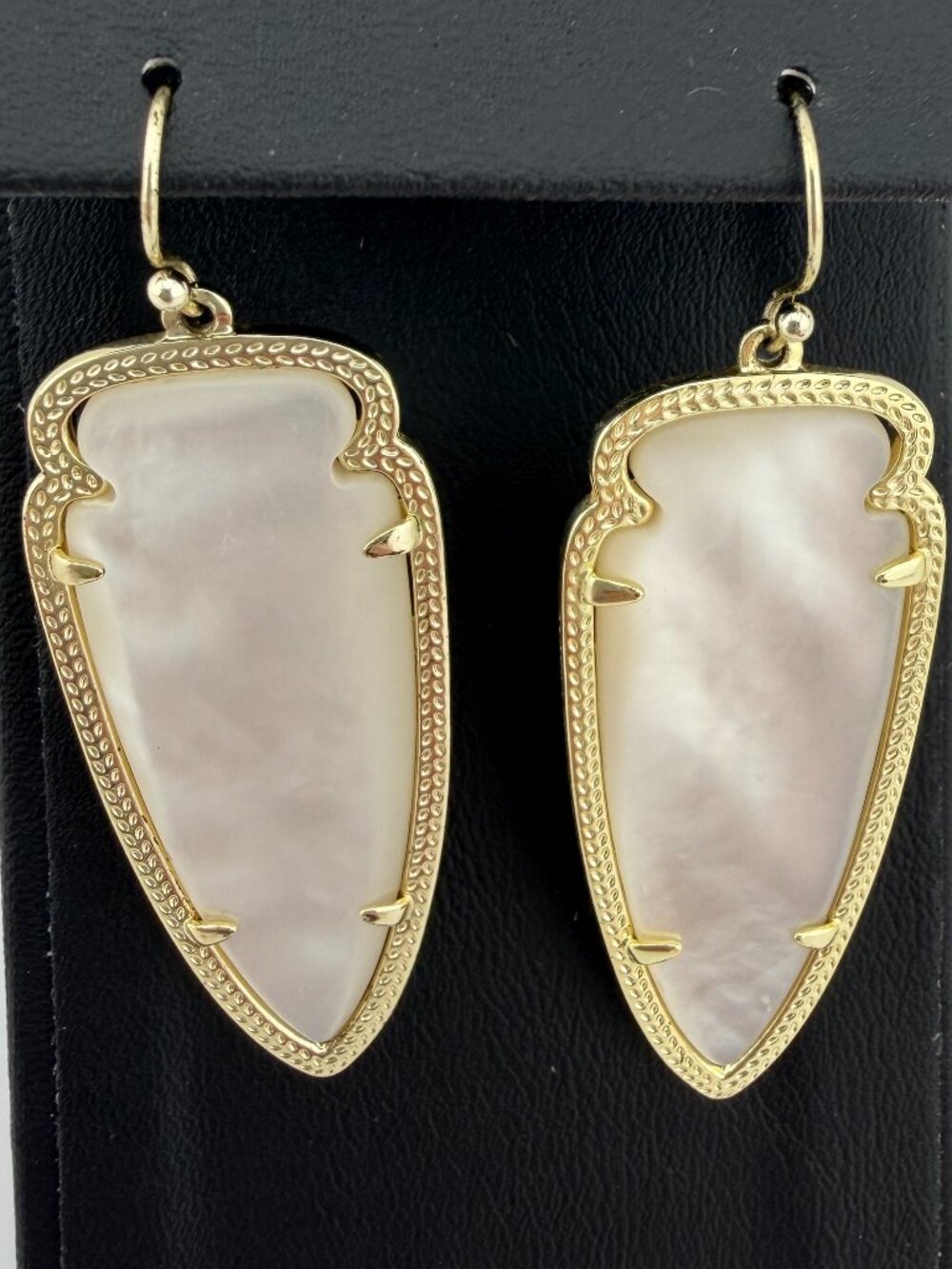 RETIRED Kendra Scott Skylar Earrings White Mother of Pearl